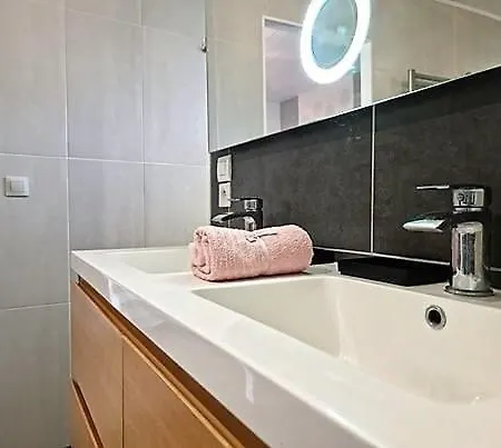 Дом отдыха Familiale Near Beaches